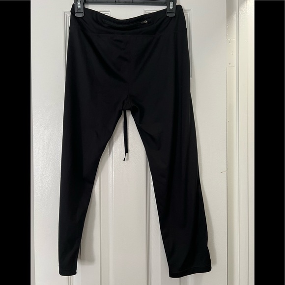 Black Nike 7/8 leggings - Picture 2 of 3
